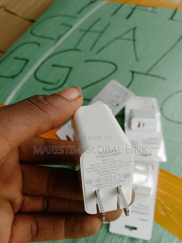 Quality Usb/Type-C Charger · Photo 2