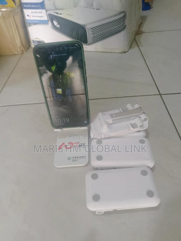 Quality Phone Stand · Photo 2