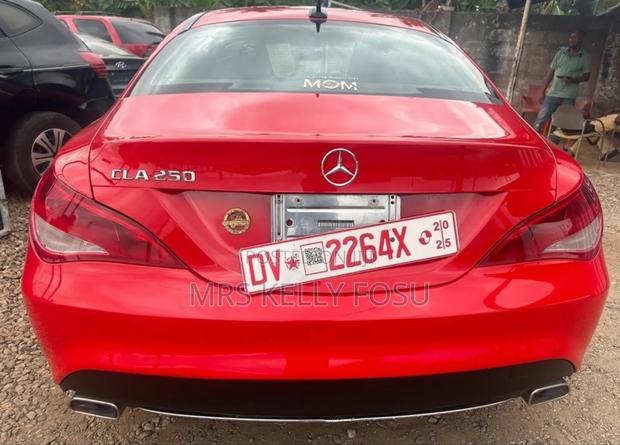 Mercedes-Benz C250 2015 Red · Photo 5