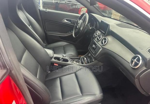 Mercedes-Benz C250 2015 Red · Photo 6