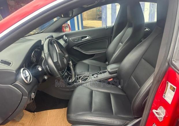 Mercedes-Benz C250 2015 Red · Photo 7