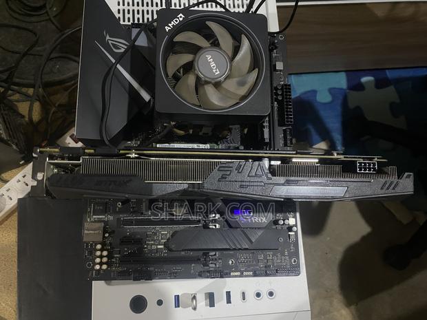 ASUS Rog Strix B450e-E Motherboard With Amd Ryzen 7 Processor With 256 · Photo 4
