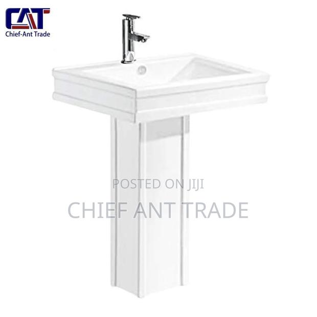 Pedestal Basin Bold 61cm 1025c · Photo 1