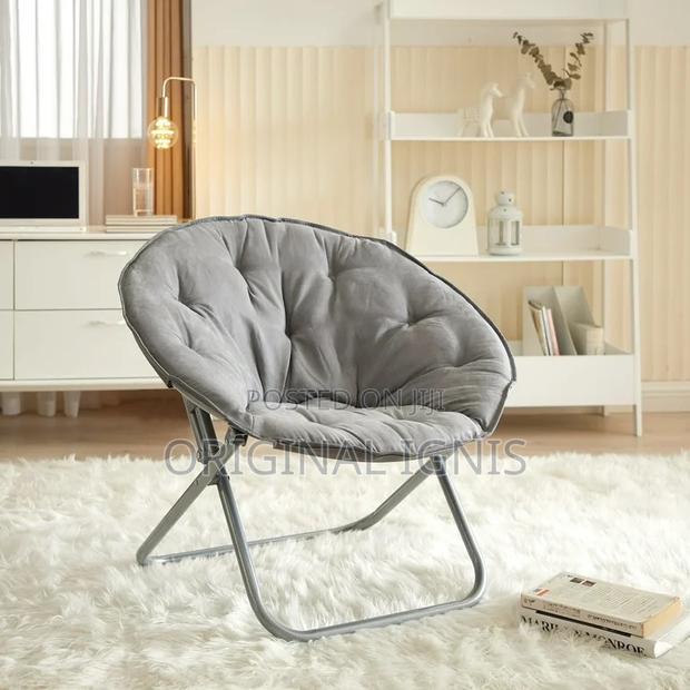 Foldable Moon Chair · Photo 1