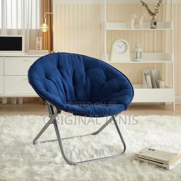 Foldable Moon Chair · Photo 3