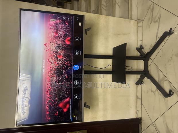 Tv And Tv Stand For Rent · Photo 5