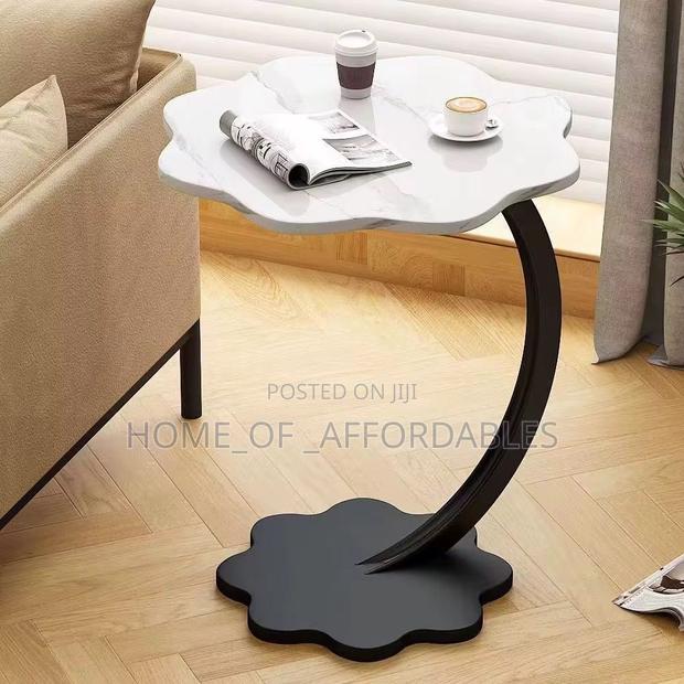 Coffee Table · Photo 2