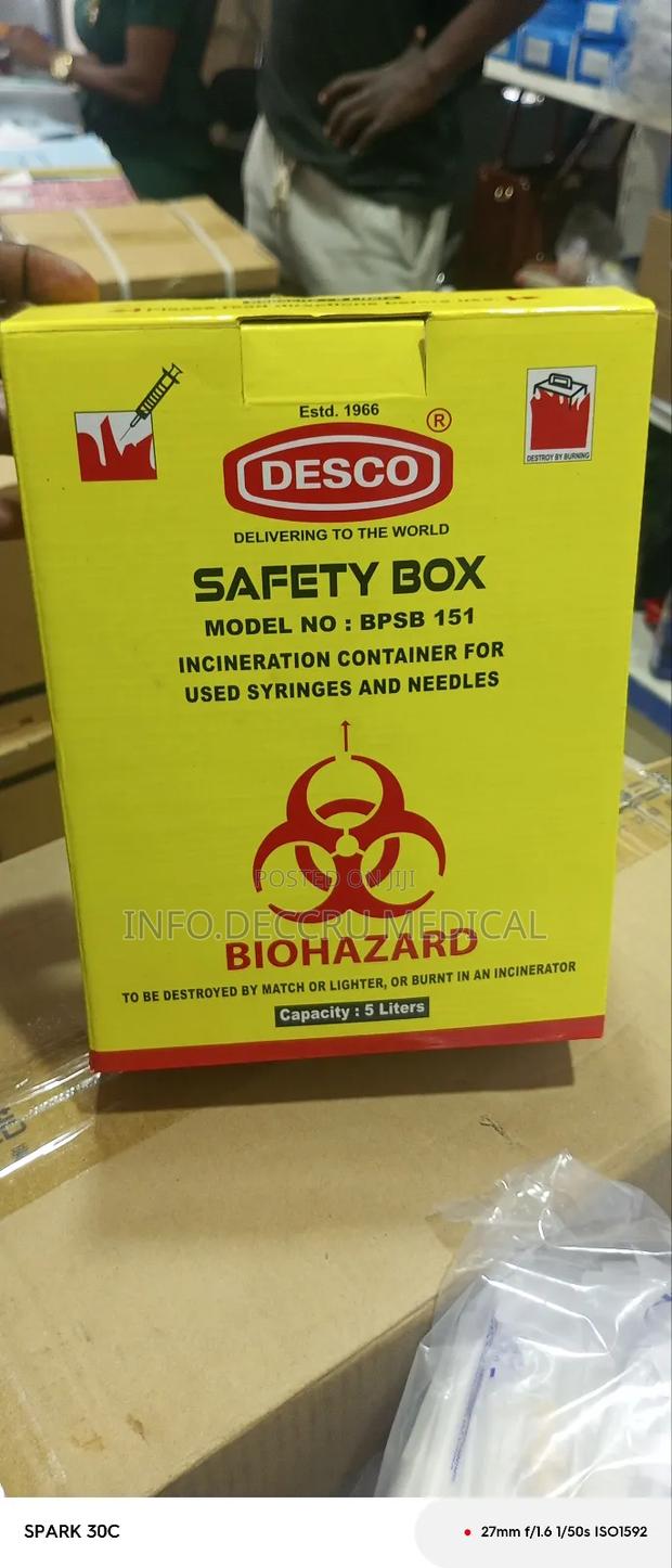 Safety Box or Sharp Container 5l · Photo 1