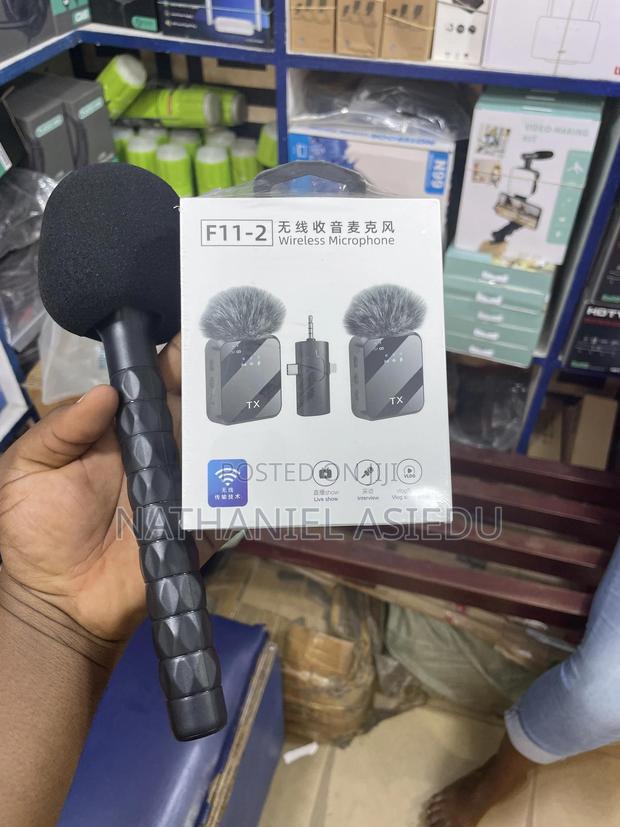 Wireless Microphone With the Handle · Photo 2