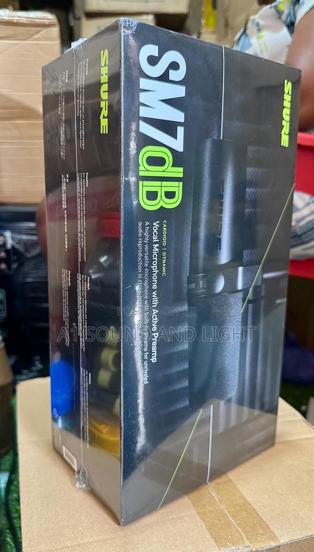 Shure Sm7db Dynamic Microphone for Podcast and Streaming · Photo 4