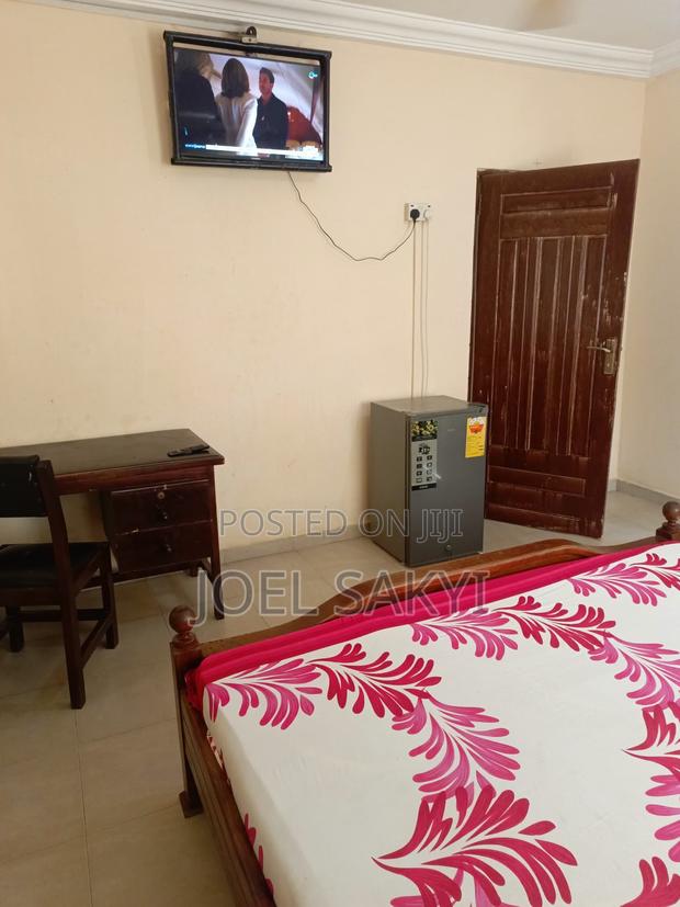 Furnished 4bdrm House in Baatsona Total for rent · Photo 8