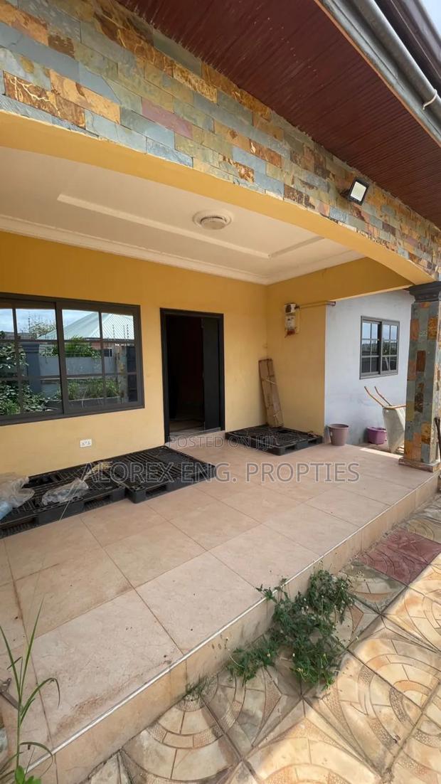 4bdrm House in Bawaleshie, Dodowa for rent · Photo 8