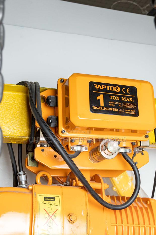 Electric Chain Hoist · Photo 3