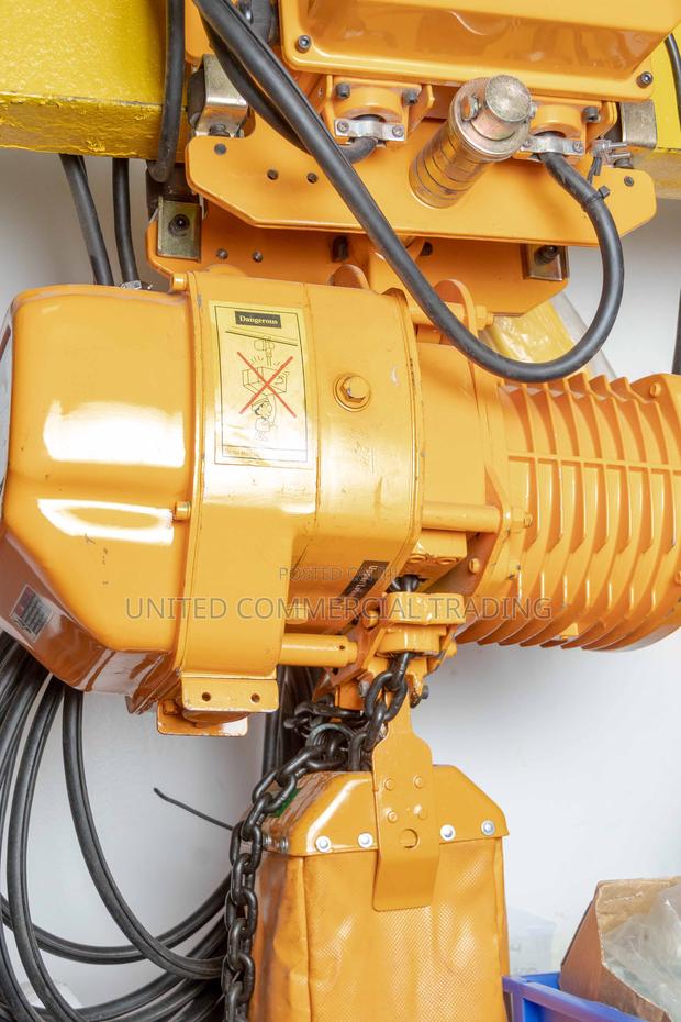 Electric Chain Hoist · Photo 4