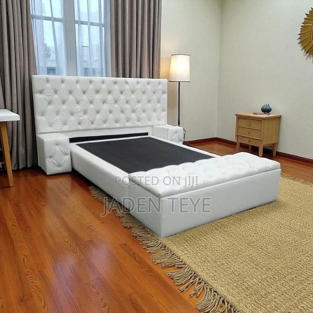 Brand New White King Size Bed With an Ottoman and Drawers · Photo 2