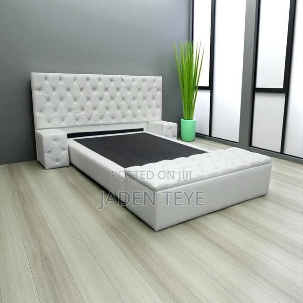 Brand New White King Size Bed With an Ottoman and Drawers · Photo 1