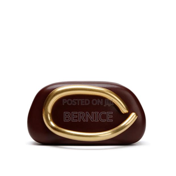 Elegant Designer Clutch Bag · Photo 1