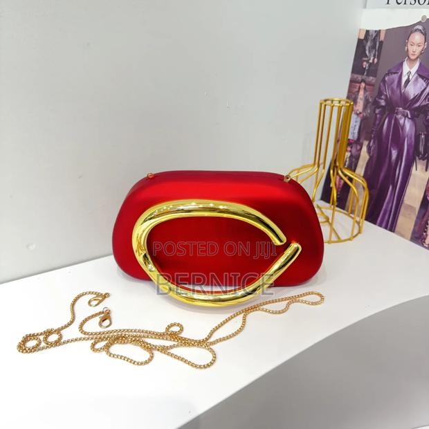 Elegant Designer Clutch Bag · Photo 5