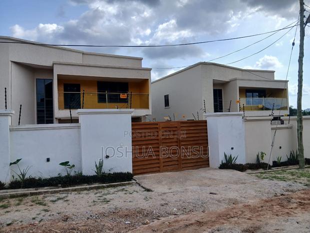 4bdrm House in Tom Rock, Atwima Kwanwoma for sale · Photo 4