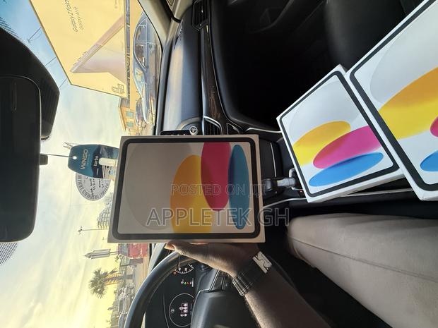 New Apple iPad (2025) 256 GB Silver · Photo 1