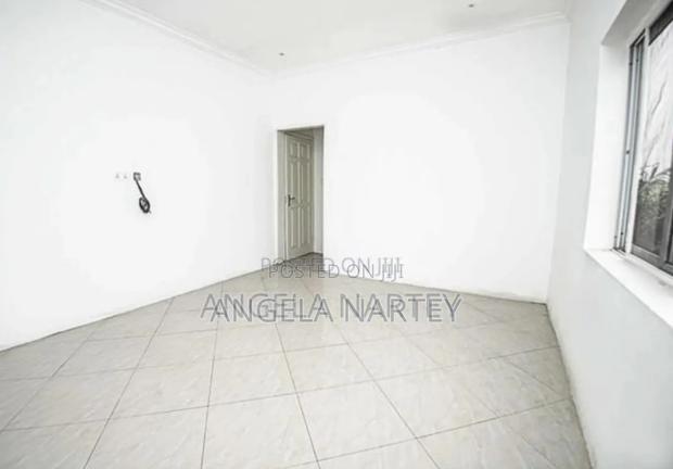 4bdrm House in Community 18 Spintex for sale · Photo 2