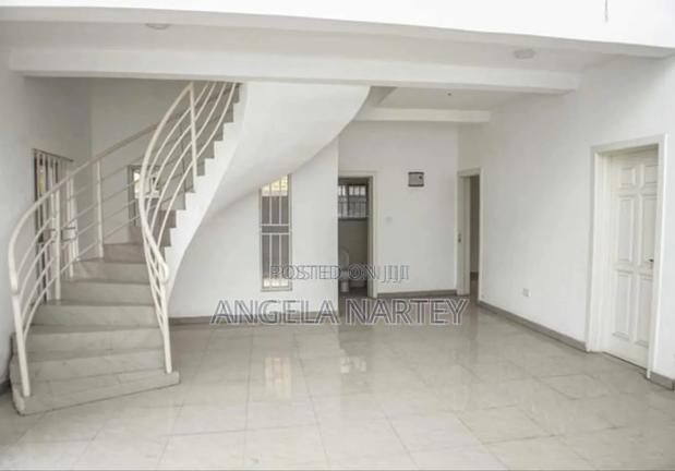 4bdrm House in Community 18 Spintex for sale · Photo 5