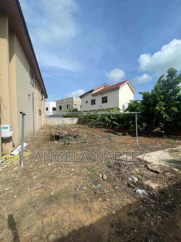 One and Half Plot at HFC Estates Spintex · Photo 2