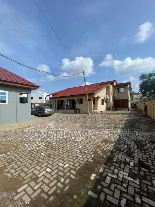 One and Half Plot at HFC Estates Spintex · Photo 5