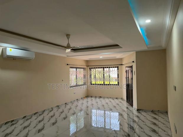 3bdrm Apartment in Testimonial Building, Frafraha for rent · Photo 1