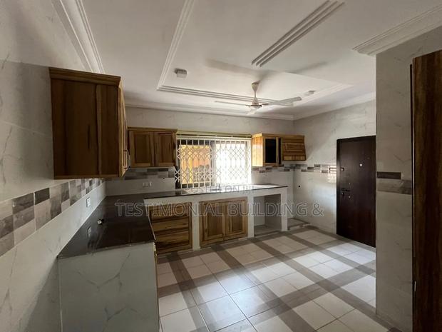 3bdrm Apartment in Testimonial Building, Frafraha for rent · Photo 8