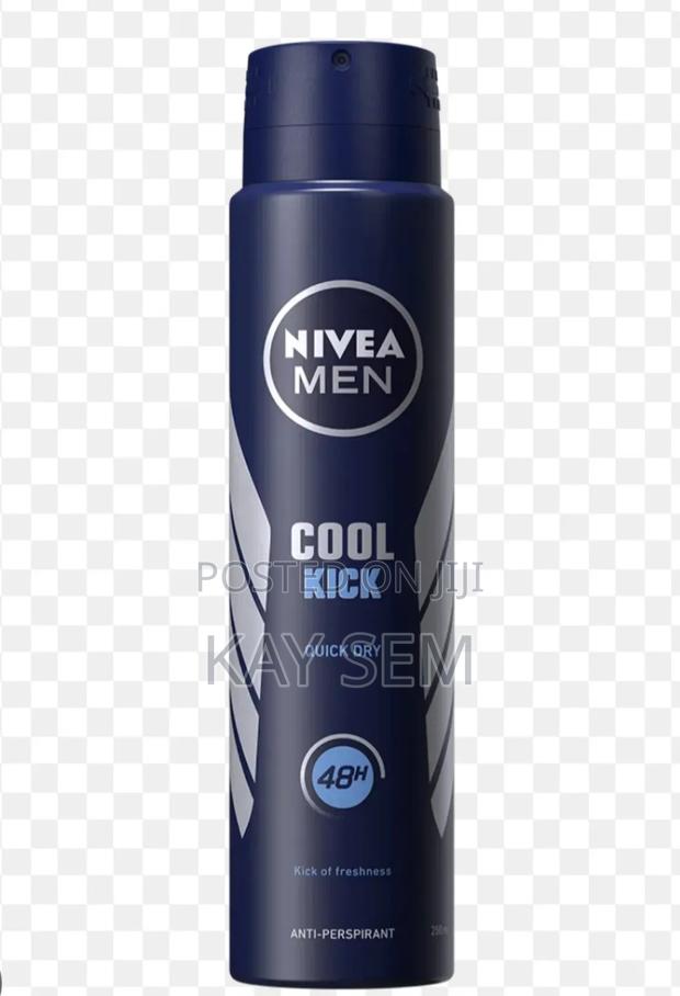 Nivea Deodorant Spray and Roll On · Photo 2