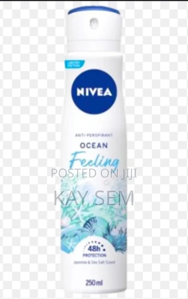 Nivea Deodorant Spray and Roll On · Photo 5