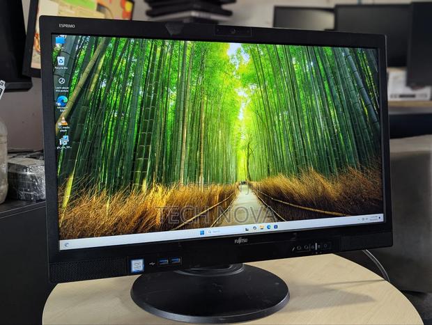 Desktop Computer Fujitsu Esprimo K558/24 8GB Intel Core i5 SSD 256GB · Photo 1