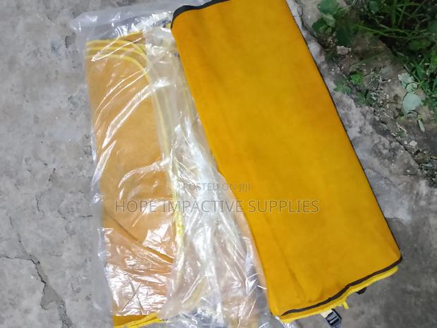 Welding Apron <> Quality Leather <> Yellow. · Photo 3