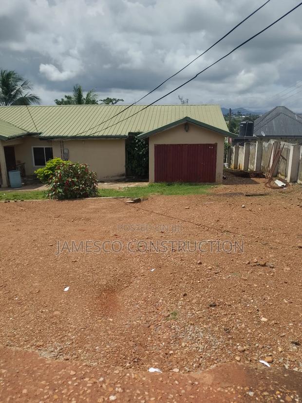 Furnished Mini Flat in 44 Street, Ayensuano for sale · Photo 3