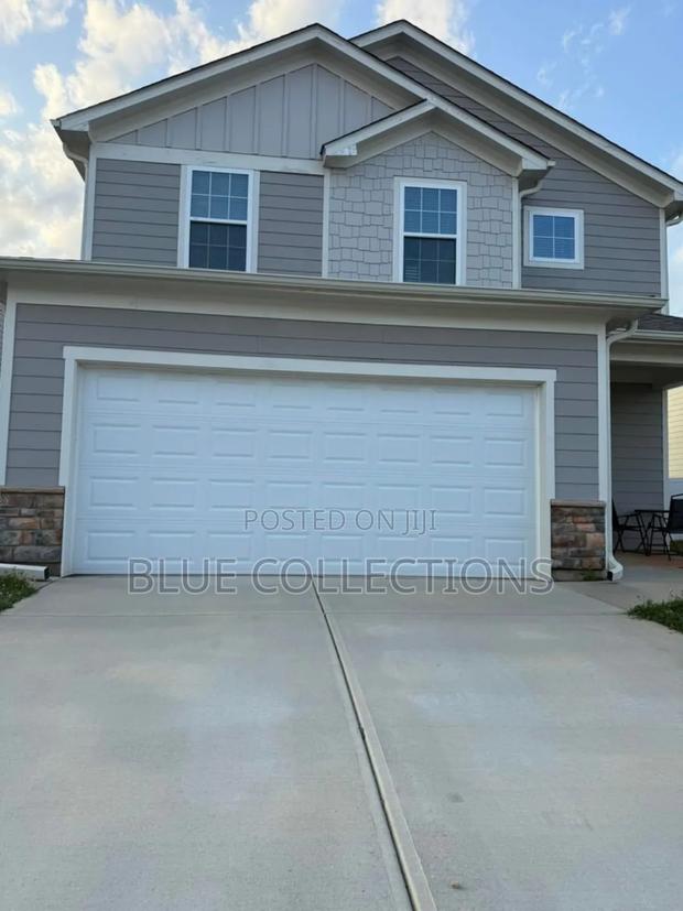 Automatic Garage Doors · Photo 1