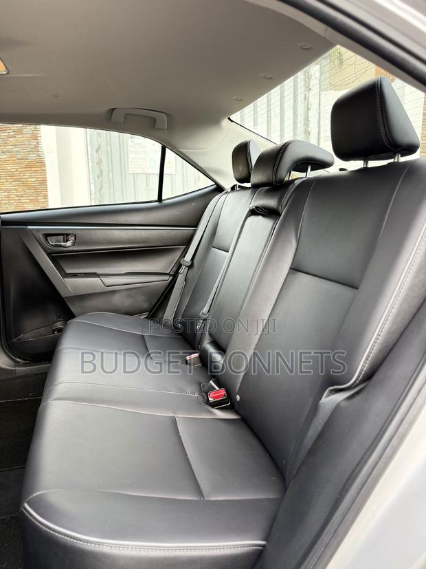 Toyota Corolla S 4dr Sedan (1.8L 4cyl CVT) 2016 Silver · Photo 8