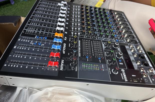 8-Channel SMX Mixer · Photo 1