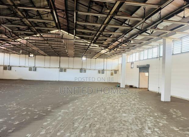 Accra Central 1300 Square Meters Warehouse for Rent · Photo 4