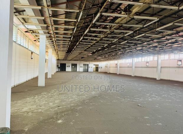 Accra Central 1300 Square Meters Warehouse for Rent · Photo 6