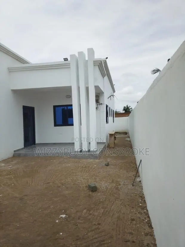 Newly Built 3 Bedrooms House for Sale · Photo 4