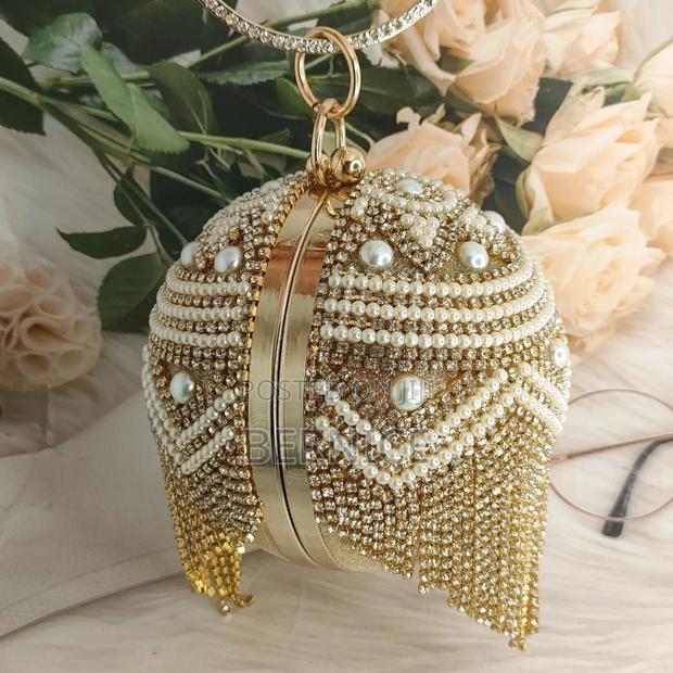 Luxury Pearl Crystal Evening Clutch Bag · Photo 1