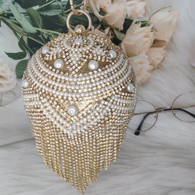 Luxury Pearl Crystal Evening Clutch Bag · Photo 3