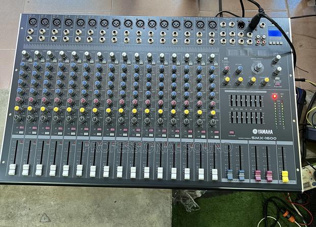 Yamaha Mixing Console SMX-1600 · Photo 2