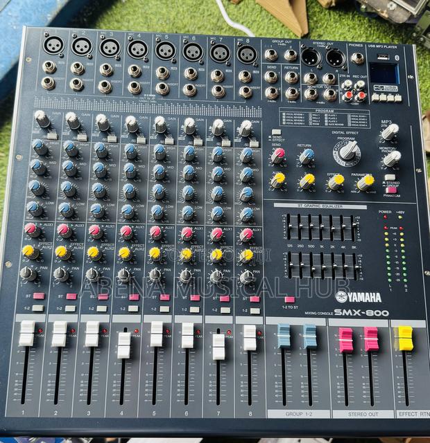 Yamaha SMX Raw Mixer 8 Channel · Photo 1