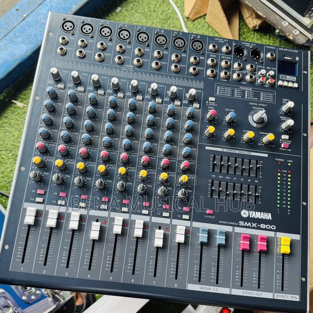 Yamaha SMX Raw Mixer 8 Channel · Photo 2