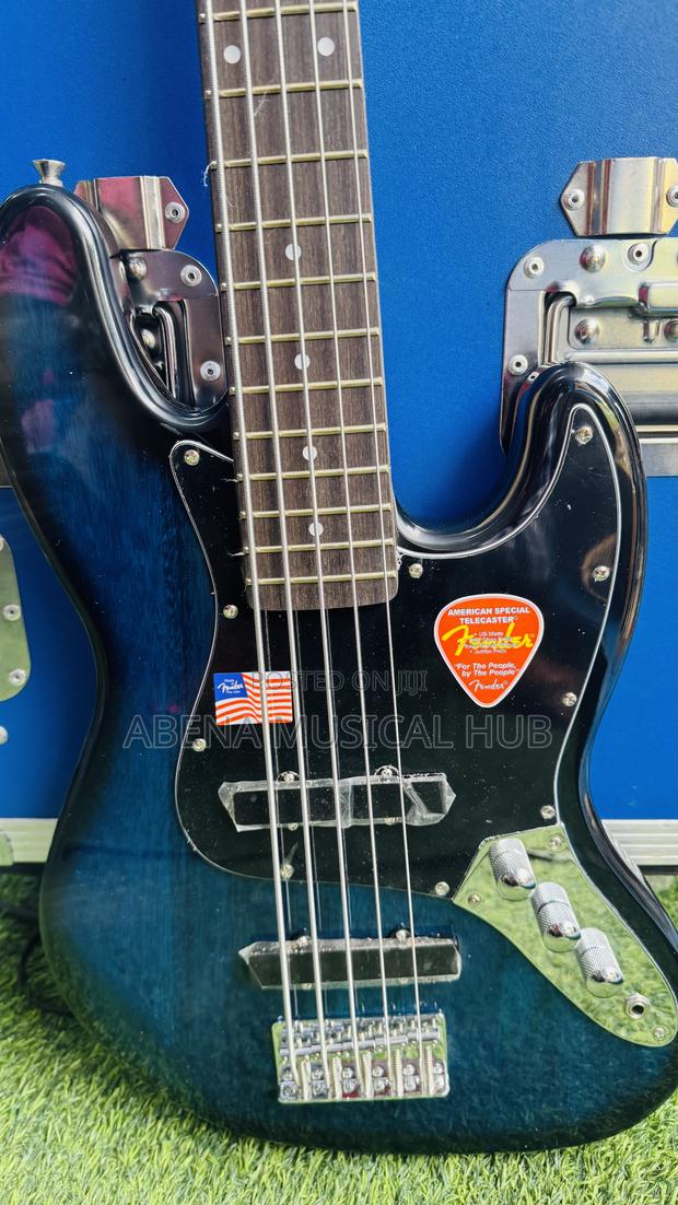 Fender Jazz Bass Passive Guitar · Photo 2
