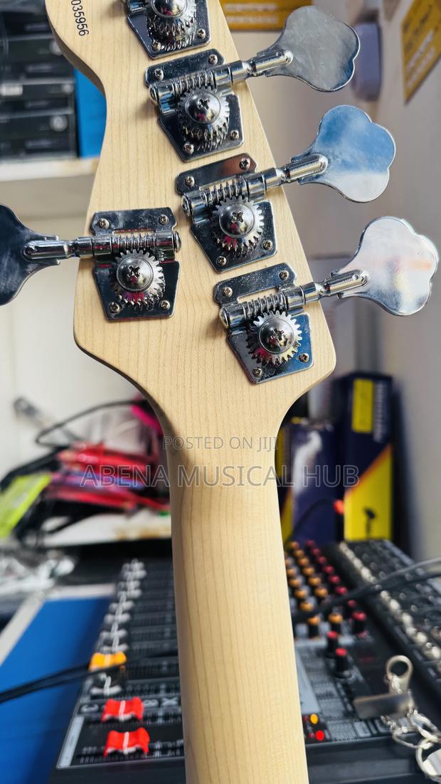 Fender Jazz Bass Passive Guitar · Photo 4