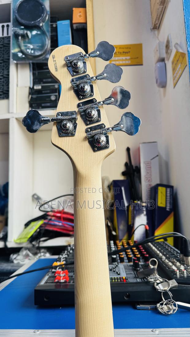 Fender Jazz Bass Passive Guitar · Photo 6