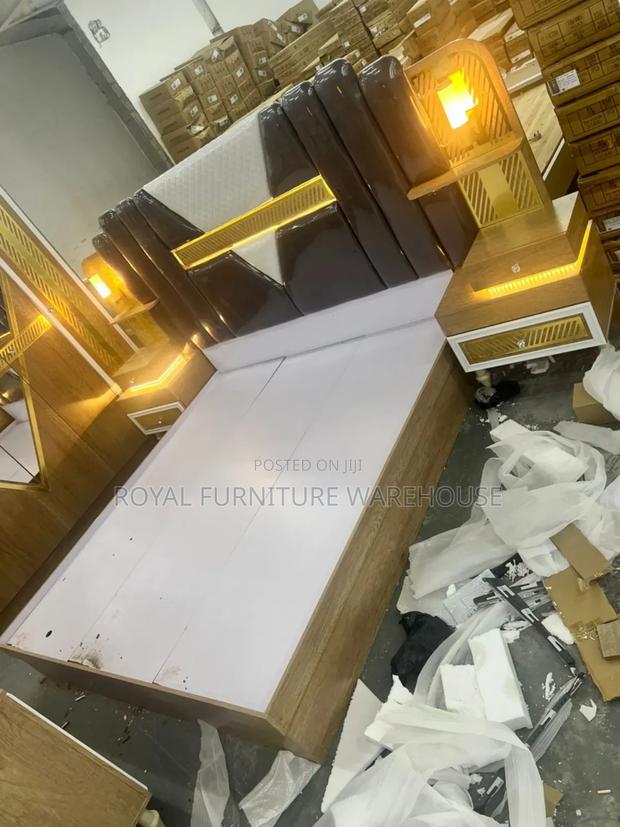 Exclusive Top Finish Bedroom Set · Photo 1